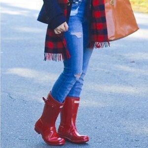 Red hunter rain boots size 7!